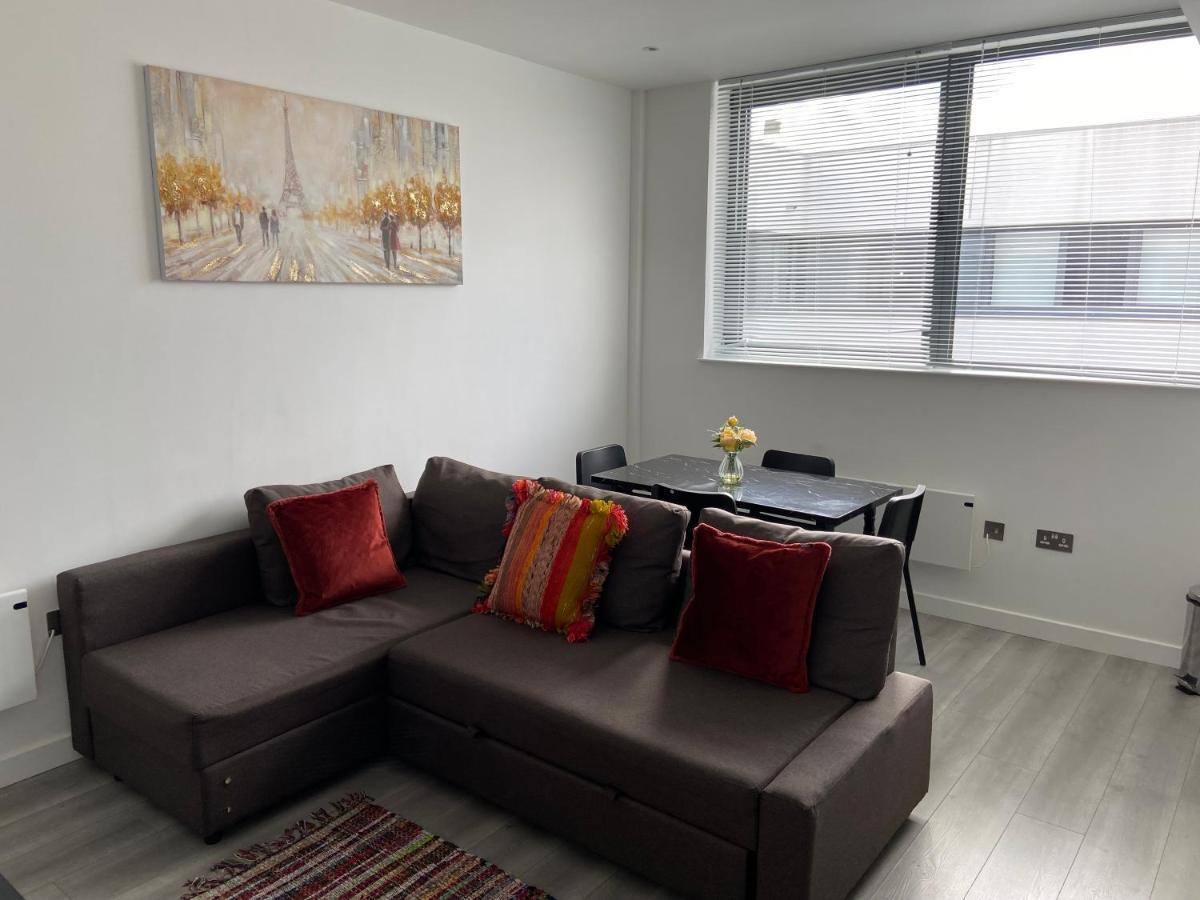 Lovely 2 Double Bedroom Flat With Free Parking - At The Atrium Mk Milton Keynes Exterior foto